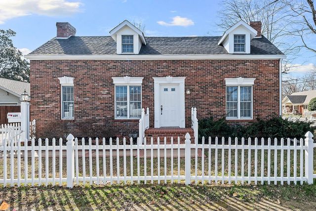 609 Jefferson Street, Bentonville, AR 72712