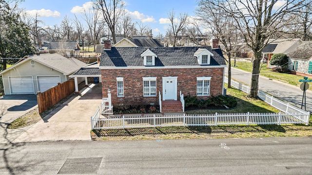 609 Jefferson Street, Bentonville, AR 72712