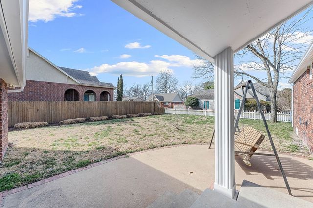 609 Jefferson Street, Bentonville, AR 72712