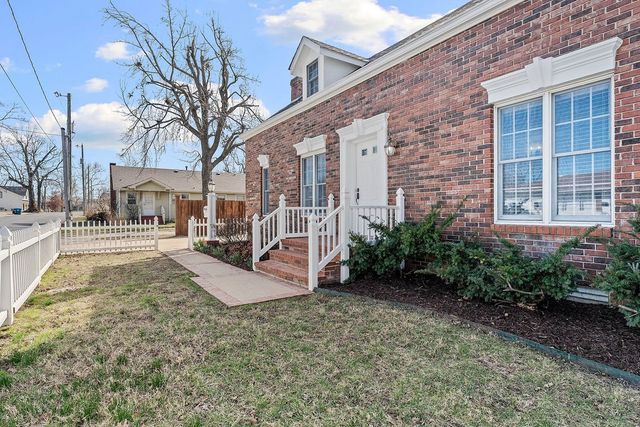 609 Jefferson Street, Bentonville, AR 72712