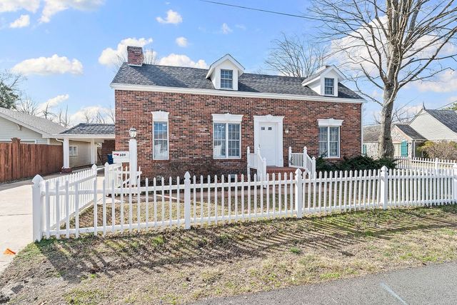 609 Jefferson Street, Bentonville, AR 72712