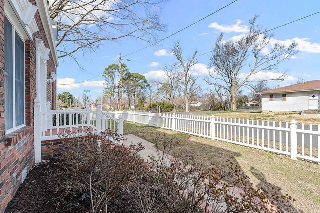 609 Jefferson Street, Bentonville, AR 72712