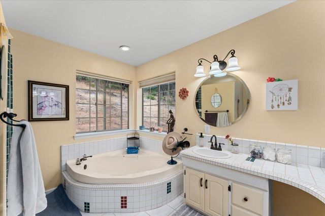 12500 Bailey Road, Redding, CA 96003