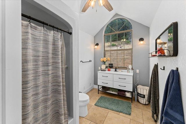 12500 Bailey Road, Redding, CA 96003
