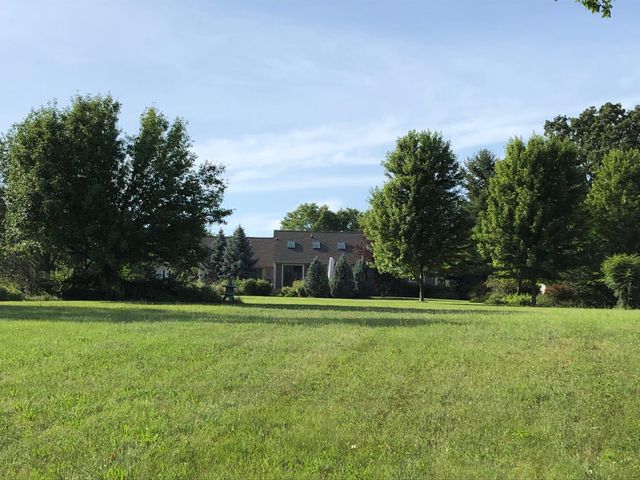 1335 N Silo Ridge Drive, Ann Arbor, MI 48108