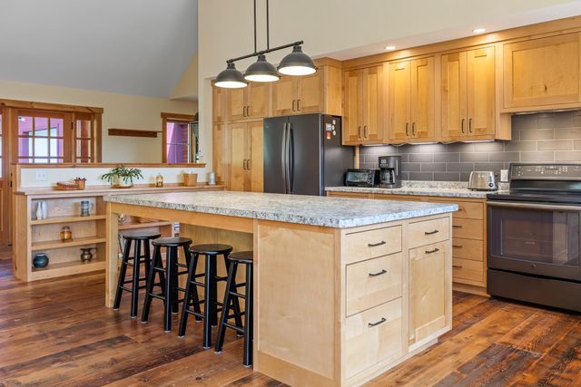 348 Fort Defiance Hill, Barnard, VT 05031