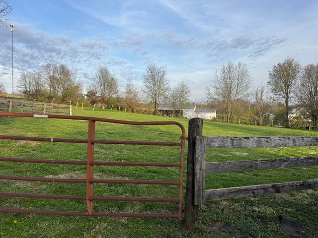 130 E Union Road, Carlisle, KY 40311