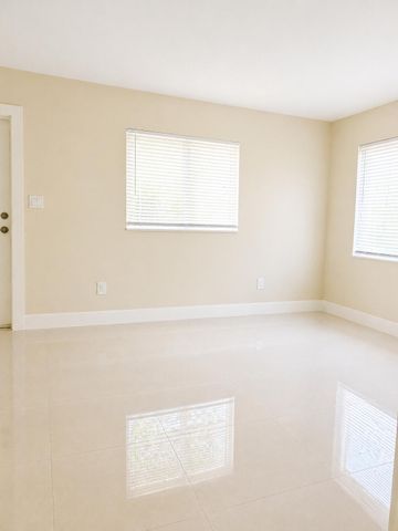 1100 NE 25th Avenue, Pompano Beach, FL 33062