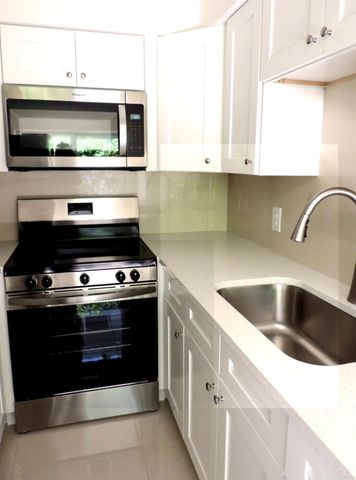 1100 NE 25th Avenue, Pompano Beach, FL 33062