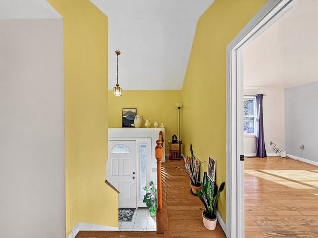 23 Iona Ave, Dracut, MA 01826