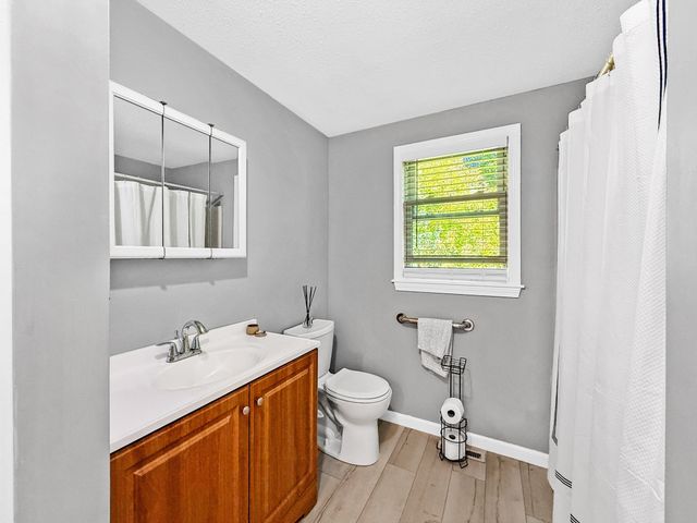 23 Iona Ave, Dracut, MA 01826