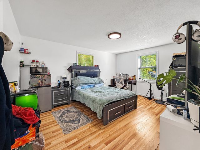 23 Iona Ave, Dracut, MA 01826