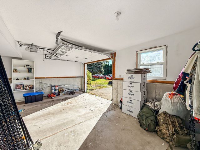23 Iona Ave, Dracut, MA 01826