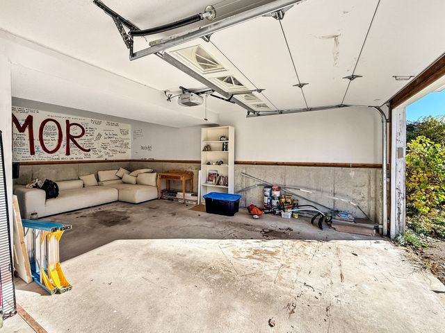 23 Iona Ave, Dracut, MA 01826