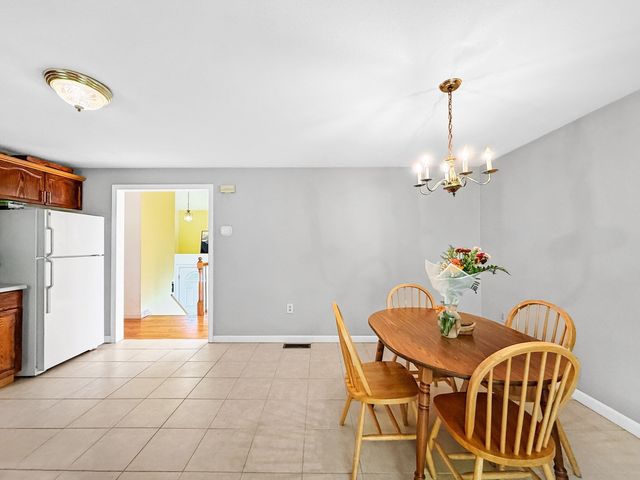 23 Iona Ave, Dracut, MA 01826