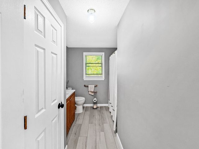 23 Iona Ave, Dracut, MA 01826