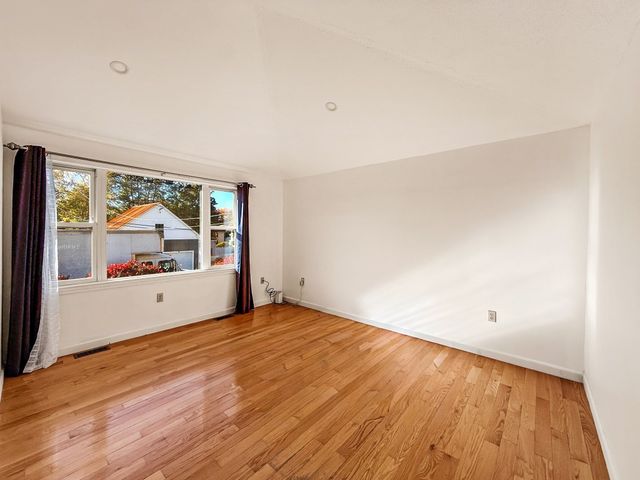 23 Iona Ave, Dracut, MA 01826