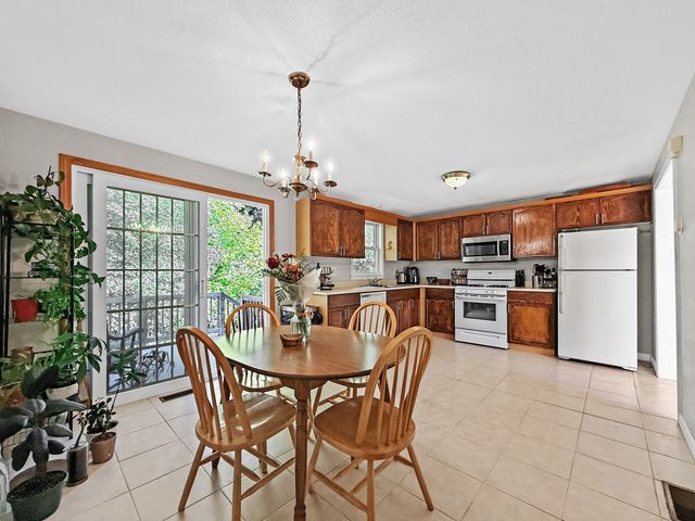 23 Iona Ave, Dracut, MA 01826