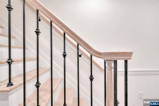 516 Undercliff Avenue, Edgewater, NJ 07020