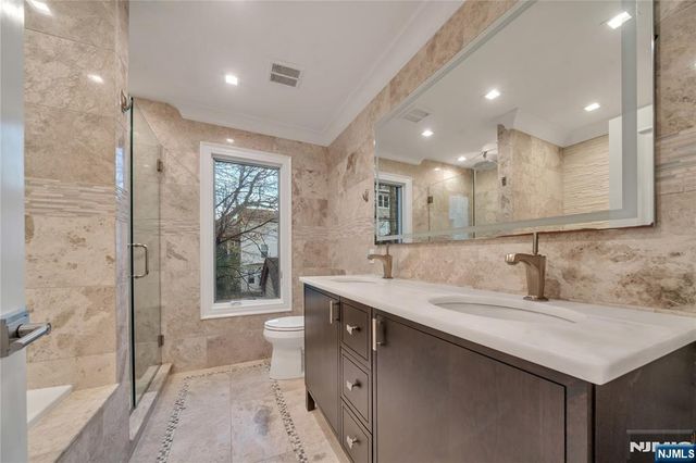 516 Undercliff Avenue, Edgewater, NJ 07020