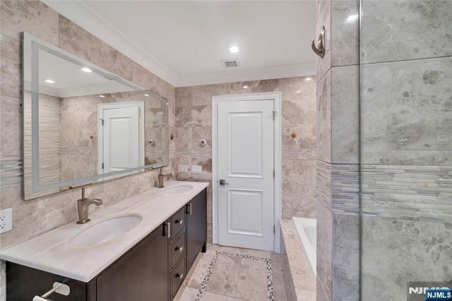 516 Undercliff Avenue, Edgewater, NJ 07020