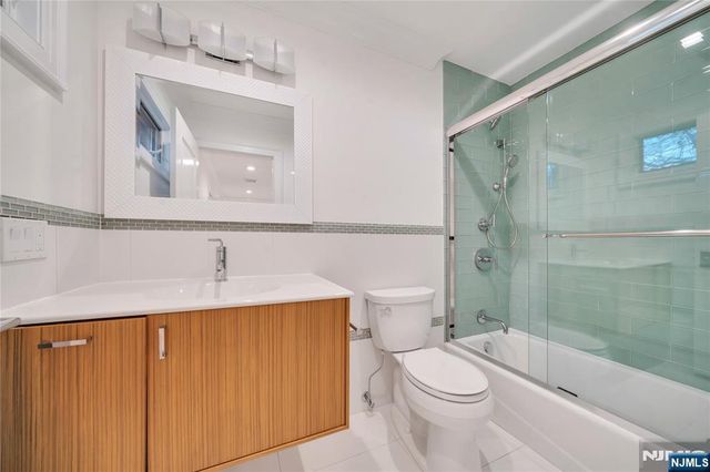 516 Undercliff Avenue, Edgewater, NJ 07020