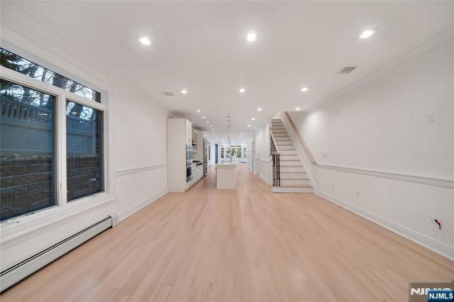 516 Undercliff Avenue, Edgewater, NJ 07020