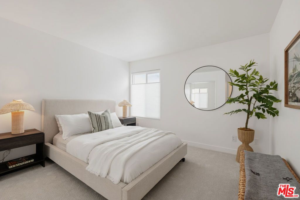 Image 16 of property listing at 1447 26th Street C, Santa Monica, CA 90404