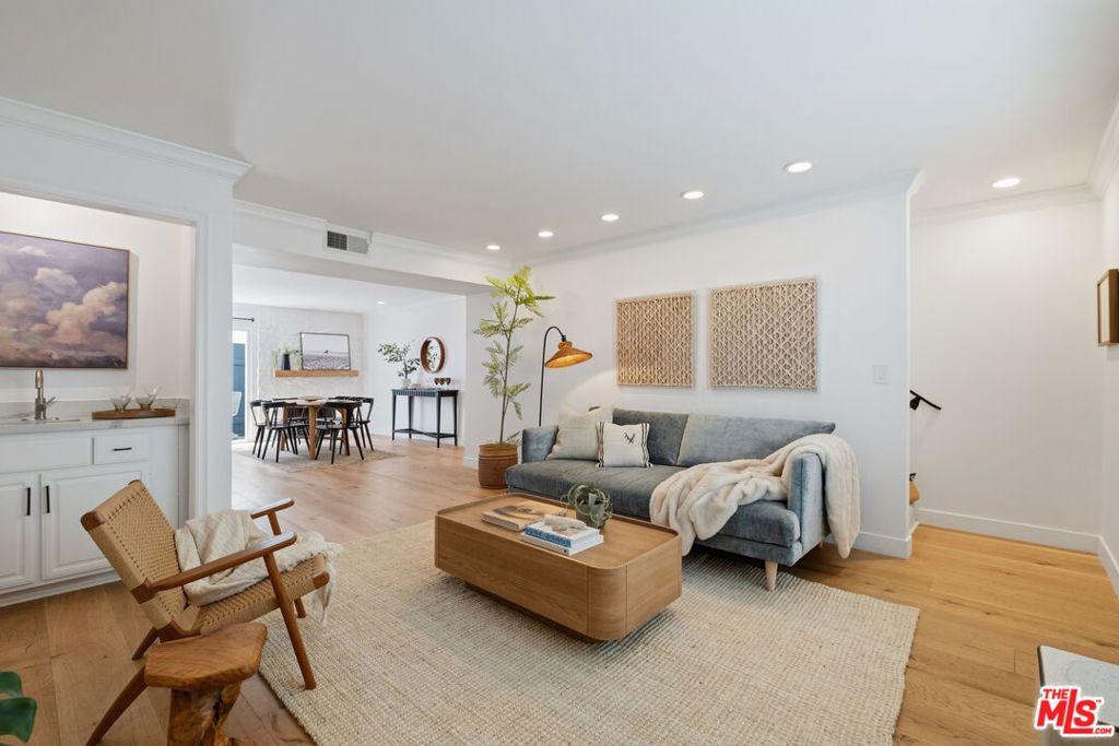 Image 3 of property listing at 1447 26th Street C, Santa Monica, CA 90404