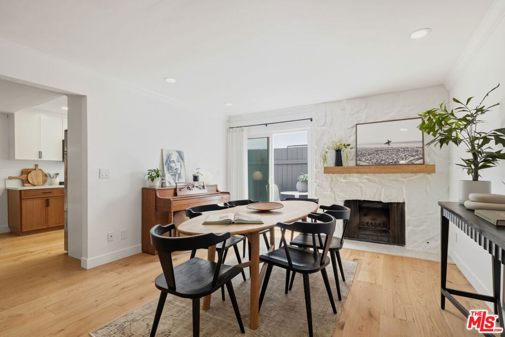 Image 6 of property listing at 1447 26th Street C, Santa Monica, CA 90404