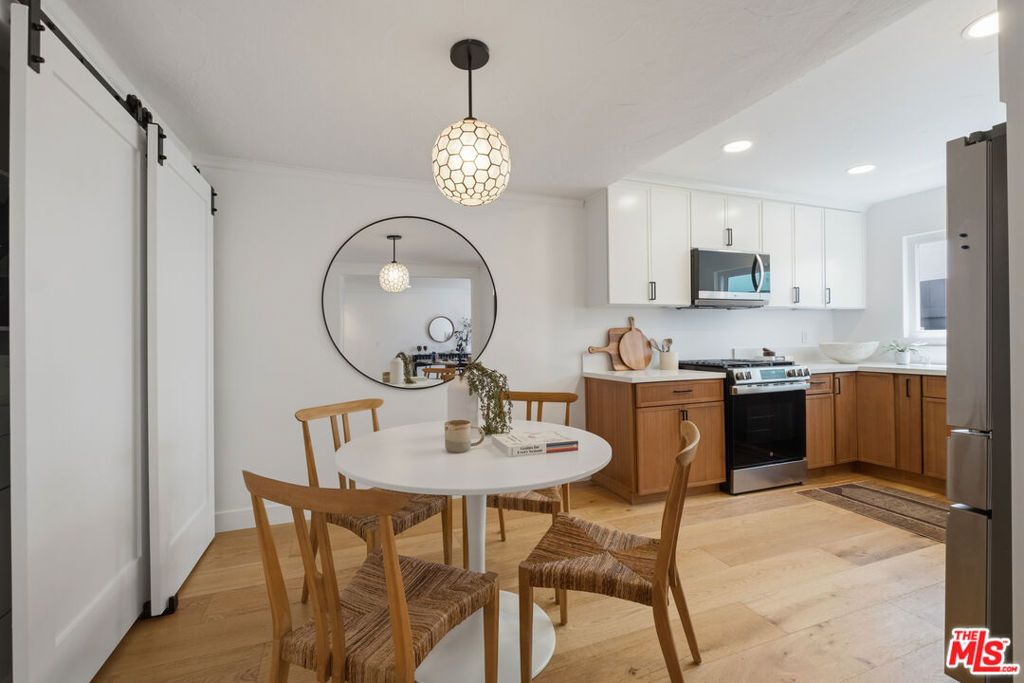 Image 7 of property listing at 1447 26th Street C, Santa Monica, CA 90404