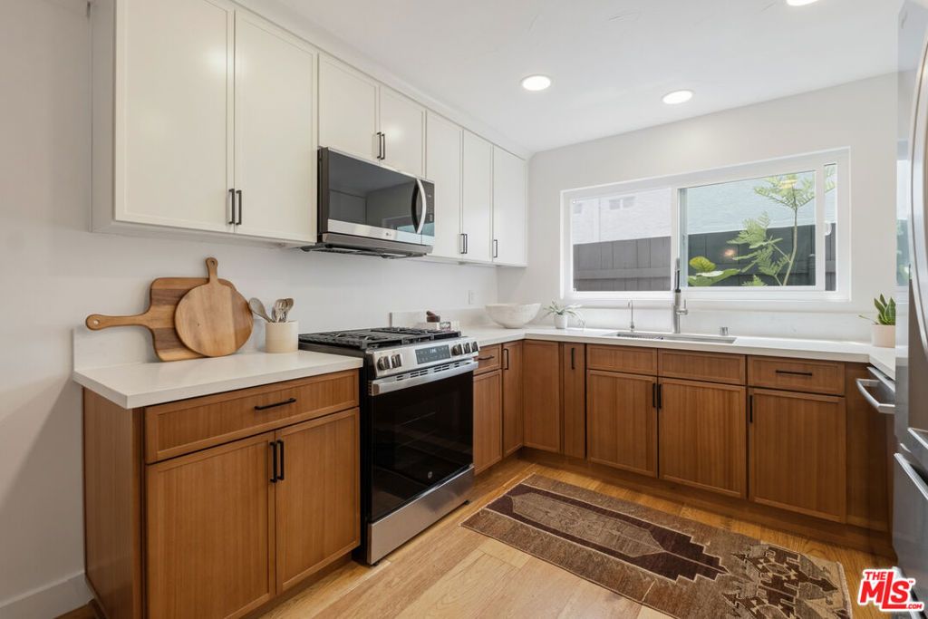 Image 9 of property listing at 1447 26th Street C, Santa Monica, CA 90404