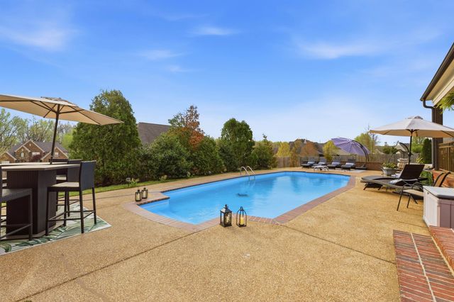 5956 WINDSOR FALLS LOOP, Arlington, TN 38002