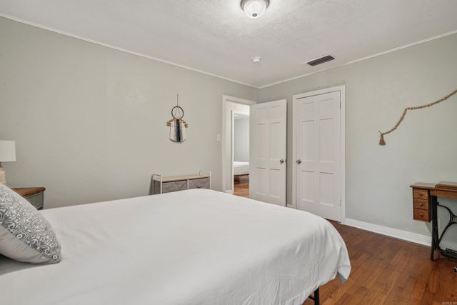 327 Pine Street, Hot Springs, AR 71901