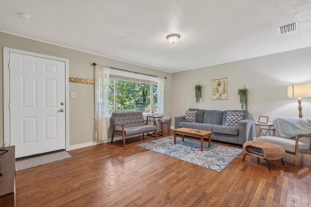327 Pine Street, Hot Springs, AR 71901