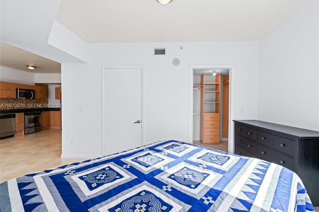 350 S Miami Ave 2210, Miami, FL 33130