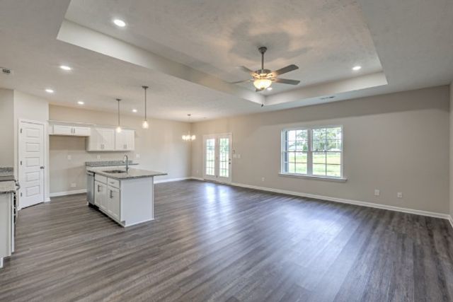 21 Bartow St, Decherd, TN 37324