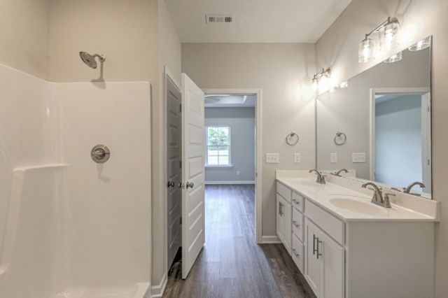 21 Bartow St, Decherd, TN 37324