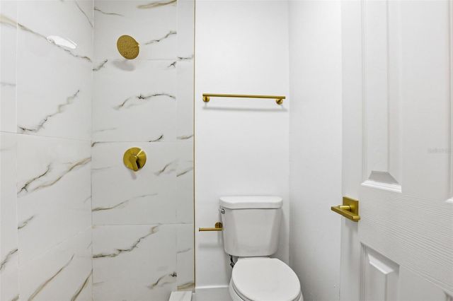 10217 N PAWNEE AVENUE, Tampa, FL 33617