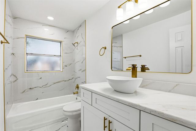 10217 N PAWNEE AVENUE, Tampa, FL 33617