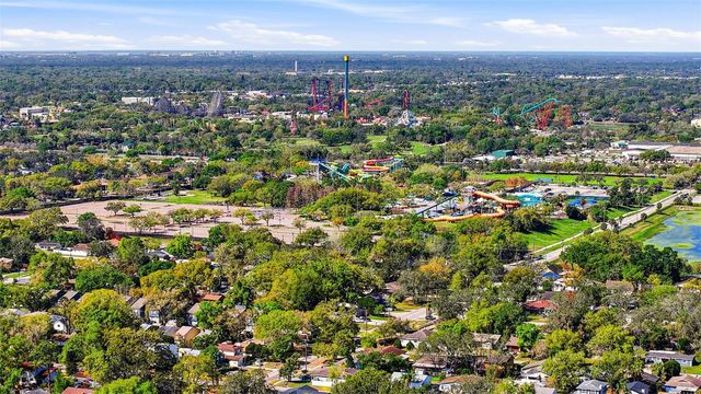 10217 N PAWNEE AVENUE, Tampa, FL 33617