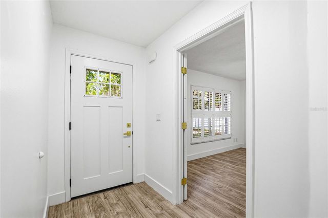 10217 N PAWNEE AVENUE, Tampa, FL 33617