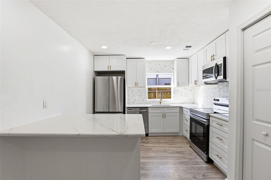 Image 16 of property listing at 10217 N PAWNEE AVENUE, Tampa, FL 33617