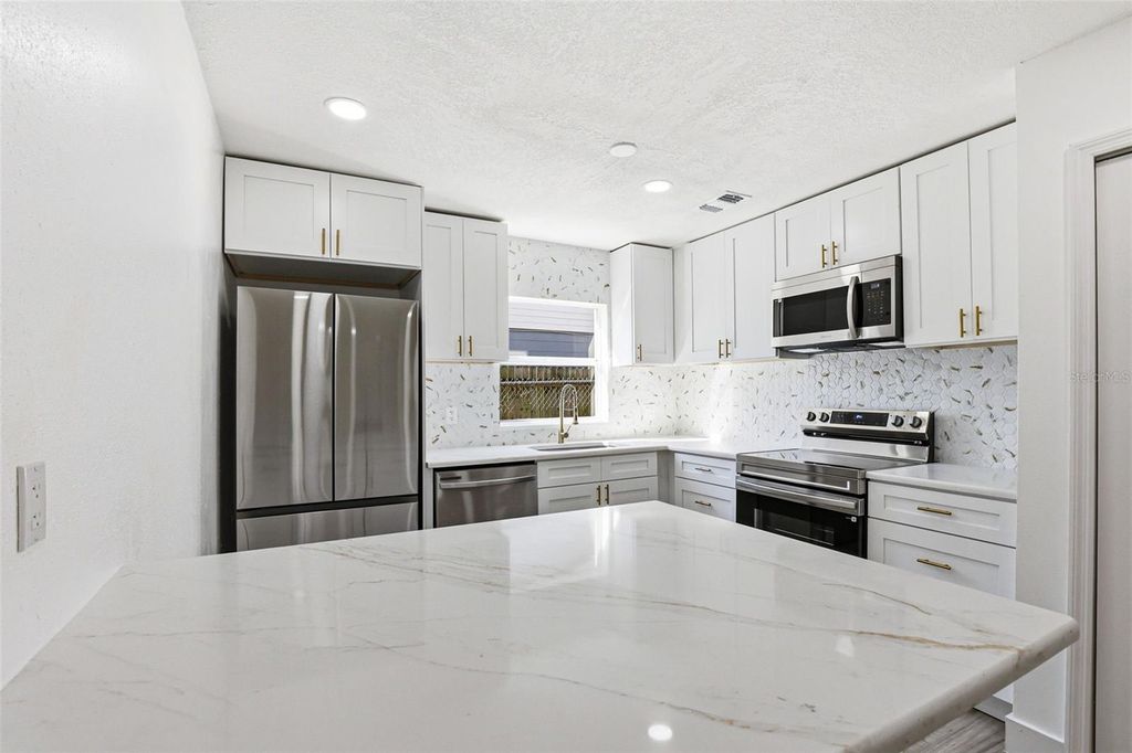 Image 18 of property listing at 10217 N PAWNEE AVENUE, Tampa, FL 33617