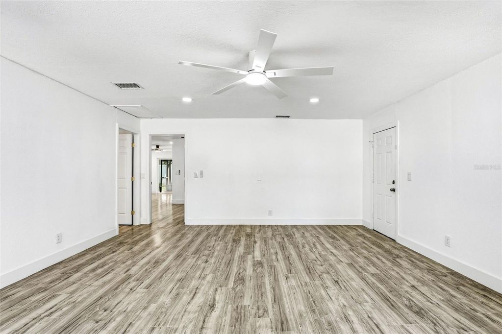 Image 27 of property listing at 10217 N PAWNEE AVENUE, Tampa, FL 33617