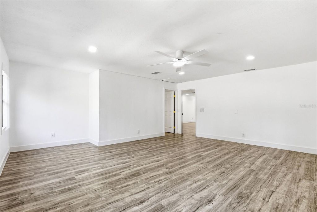 Image 28 of property listing at 10217 N PAWNEE AVENUE, Tampa, FL 33617