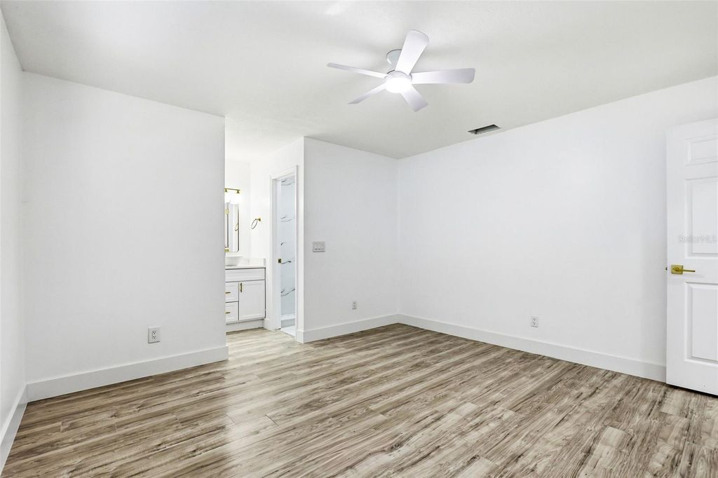 Image 34 of property listing at 10217 N PAWNEE AVENUE, Tampa, FL 33617