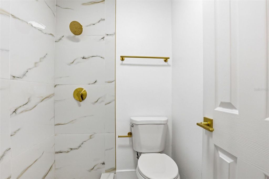 Image 37 of property listing at 10217 N PAWNEE AVENUE, Tampa, FL 33617