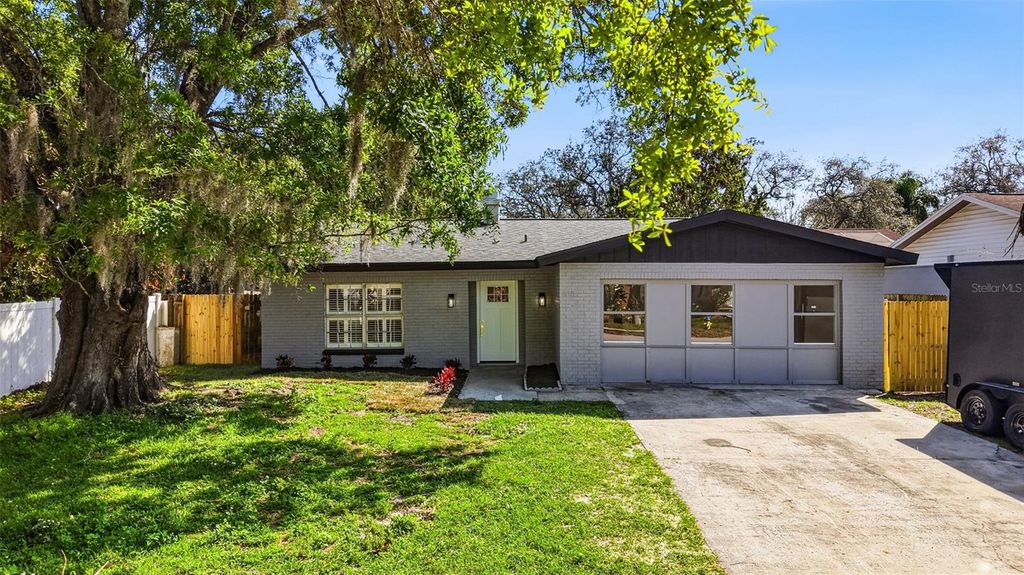 Image 54 of property listing at 10217 N PAWNEE AVENUE, Tampa, FL 33617