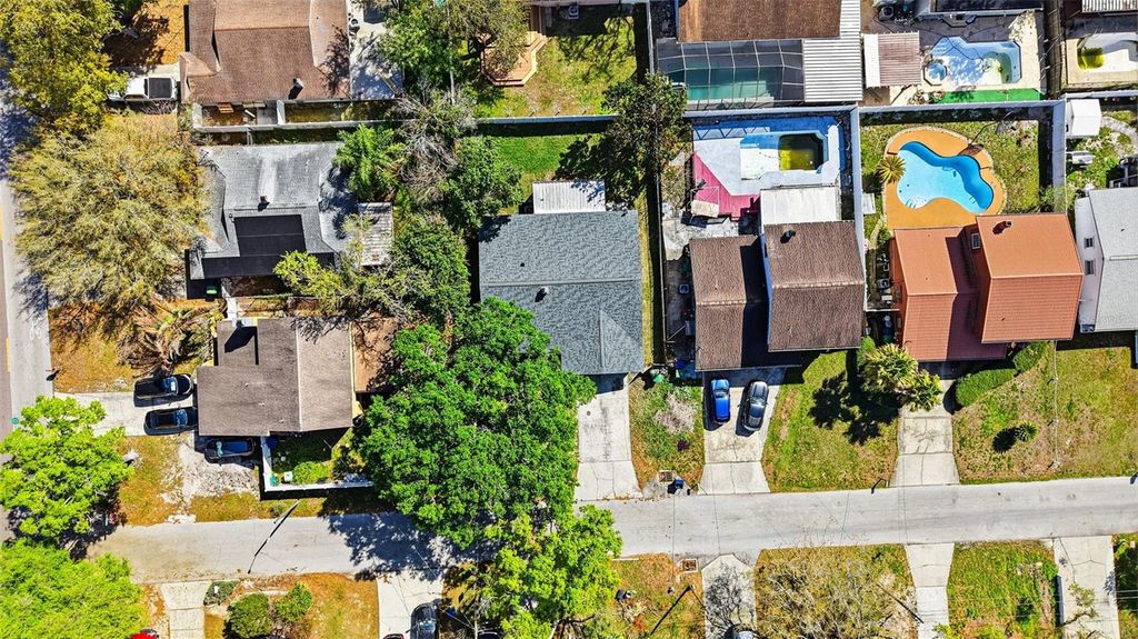 Image 66 of property listing at 10217 N PAWNEE AVENUE, Tampa, FL 33617